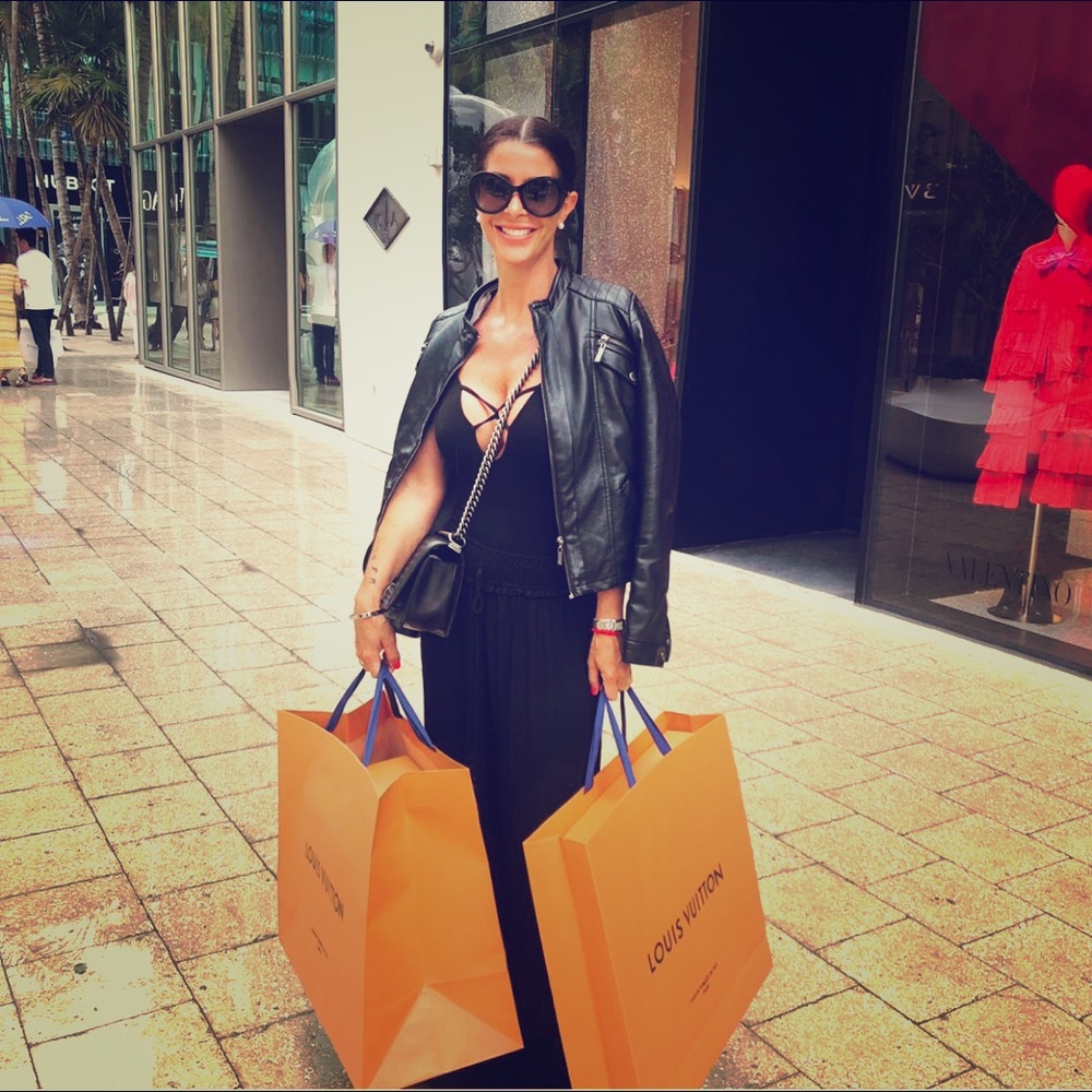 Meet your Posher, Andrea.